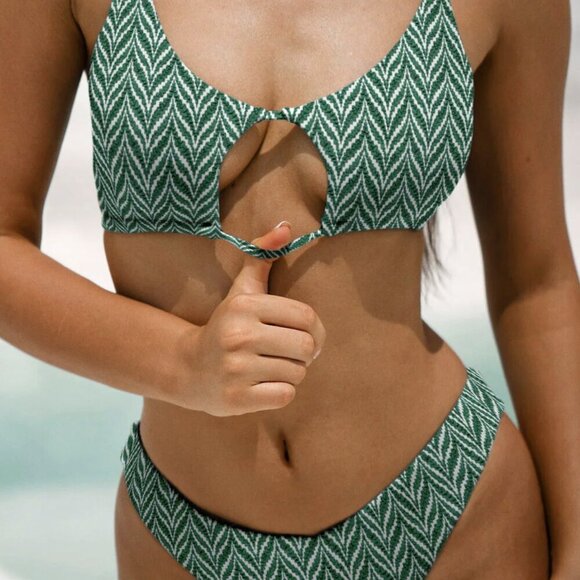 BERLOOK Green Geometric Textured Cut Out TOP ONLY 54 - Picture 2 of 10